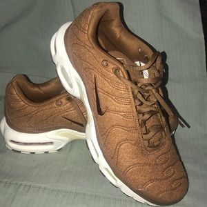 Nike Brown sneakers